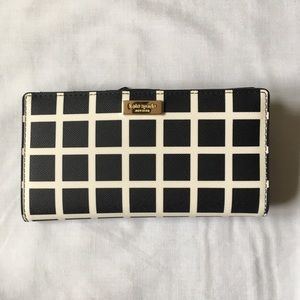 NWOT Kate Spade Black & White Wallet